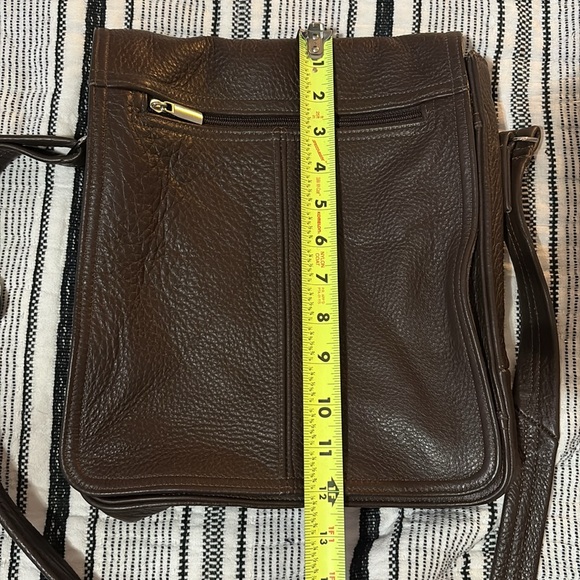 Cartago Leather Crossbody Messenger Bag - Picture 11 of 11